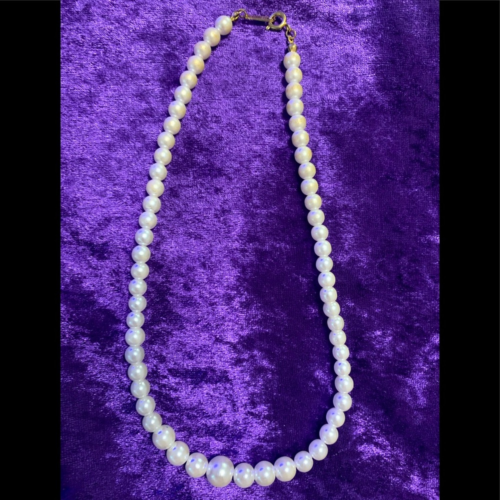 Vintage 18” Costume Pearl Necklace